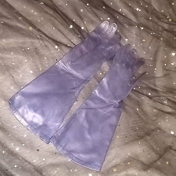 Gloves - Picture 4 of 4